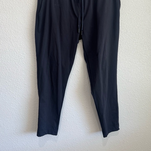 Lululemon Womens M/L Black Straight Leg Casual Joggers Sweatpants Workout Lounge - Picture 3 of 7